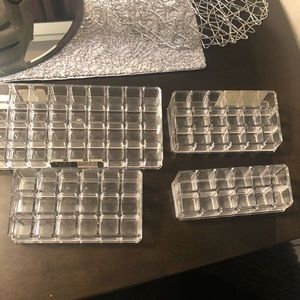 4 lipstick trays